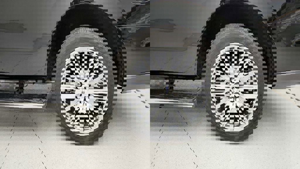 Used 2024 Ford Expedition Limited image 9