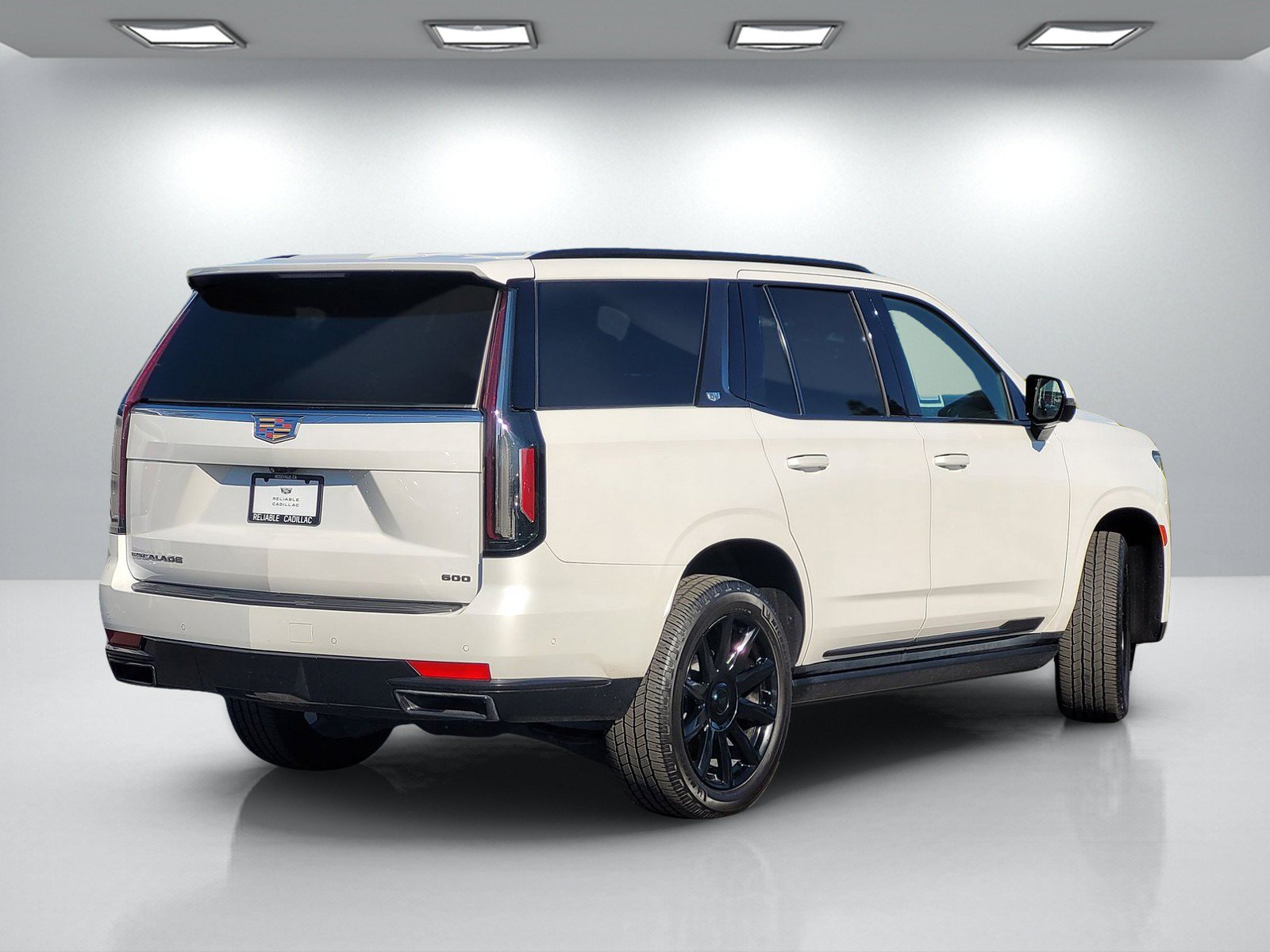 Used 2021 Cadillac Escalade Premium Luxury Platinum AWD/4WD image 4