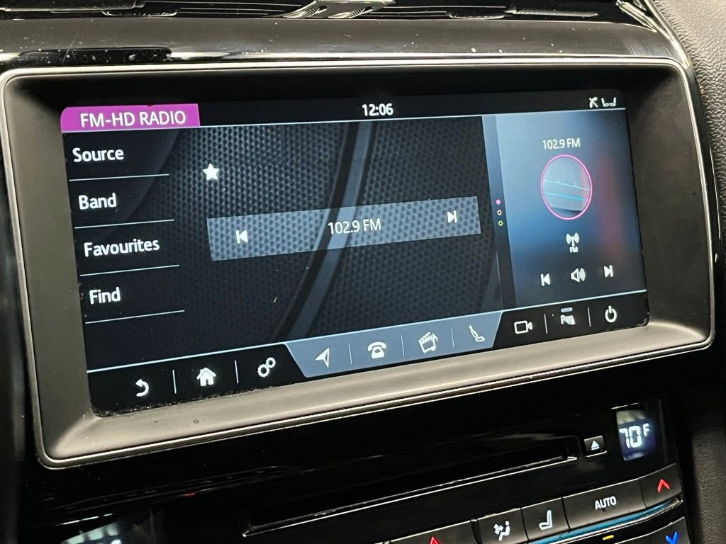 Used 2017 Jaguar F-PACE Prestige image 25