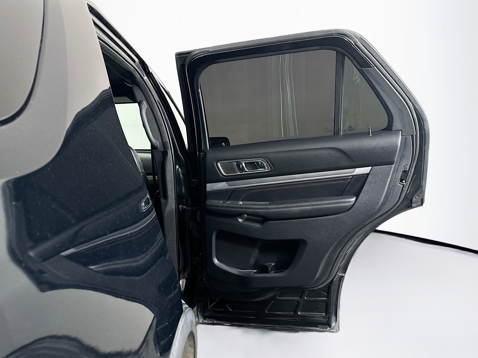 Used 2018 Ford Explorer Sport w/ Equipment Group 401A AWD/4WD image 32