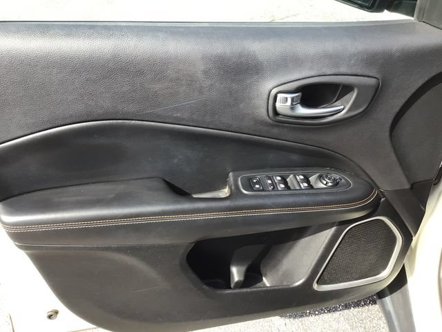 Used 2018 Jeep Compass Latitude w/ Popular Equipment Group FWD image 22
