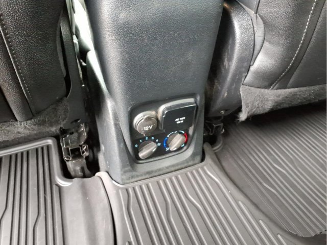 Used 2020 Ford Transit Connect XLT w/ XLT Premium Package FWD image 12