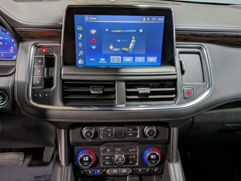 Used 2023 Chevrolet Suburban Premier AWD/4WD image 21