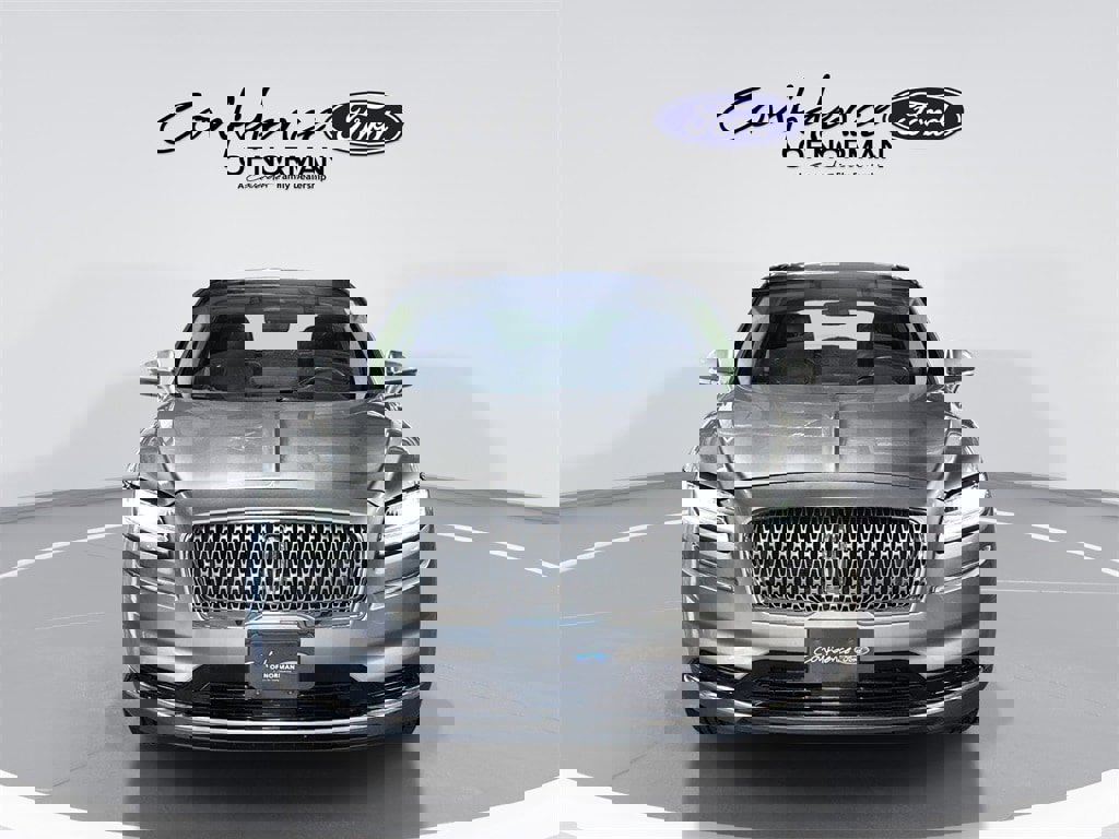 Used 2021 Lincoln Nautilus Reserve image 2