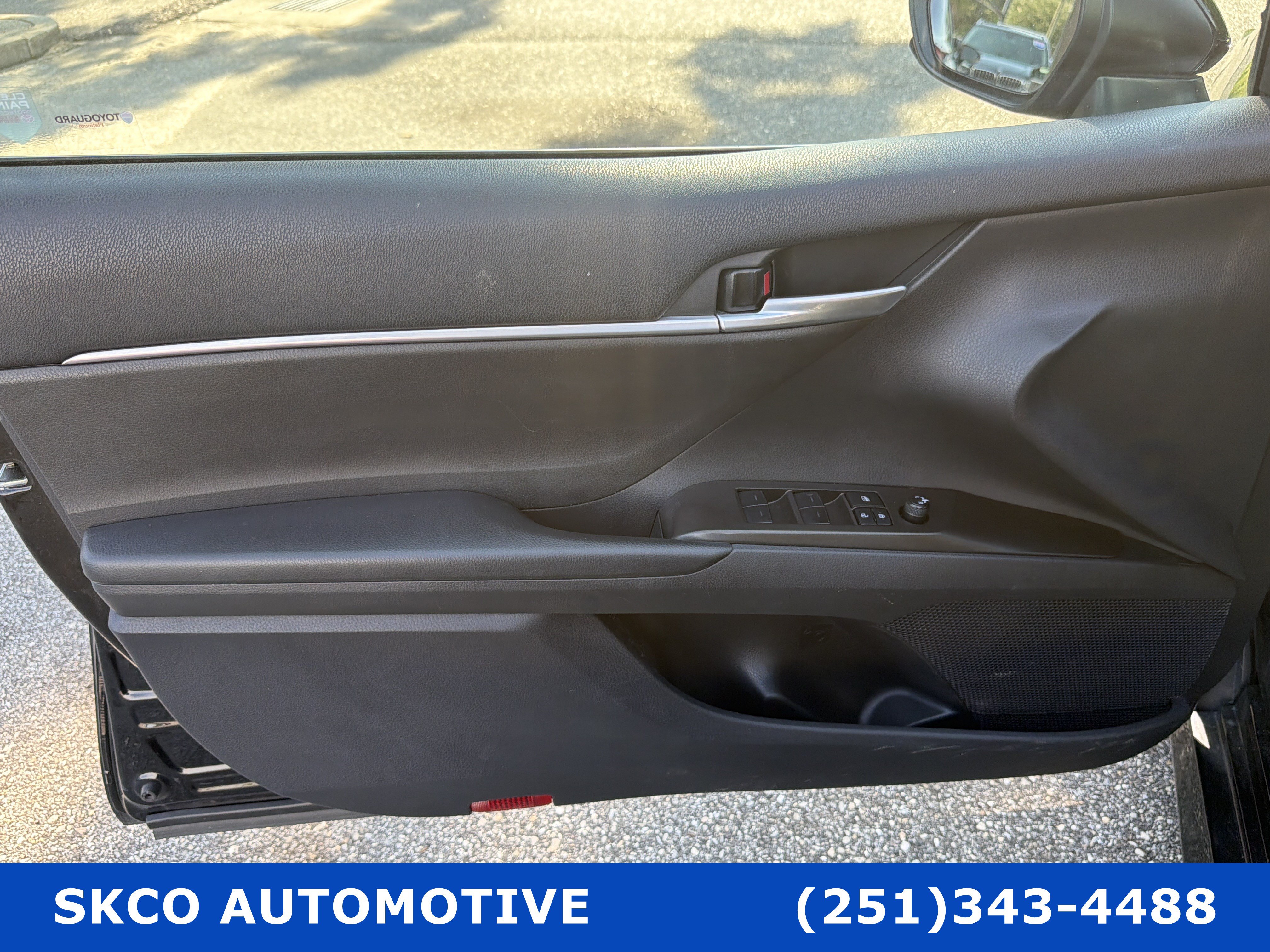 Used 2023 Toyota Camry LE FWD image 12