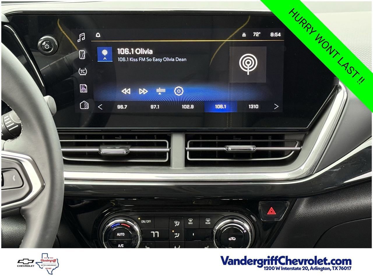 New 2026 Chevrolet Trax ACTIV w/ Sunroof Package FWD image 15