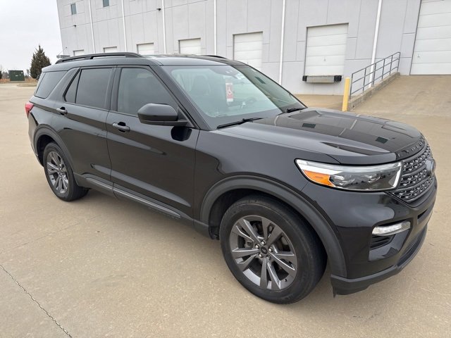 Used 2022 Ford Explorer XLT w/ Equipment Group 202A image 8