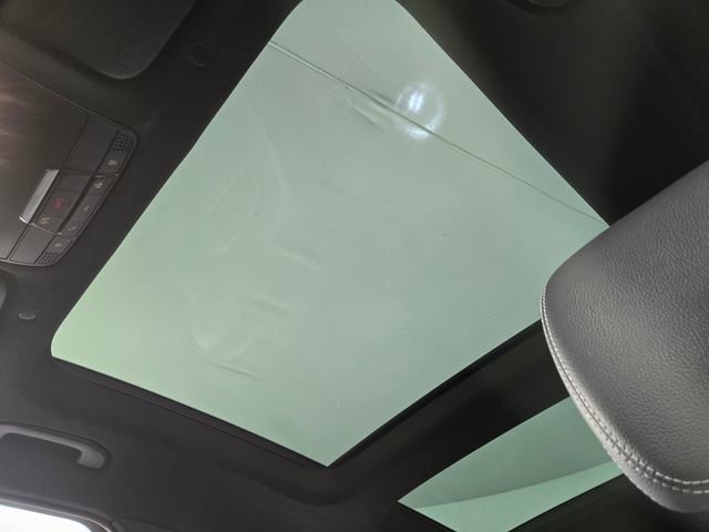 Used 2021 Mercedes-Benz GLC 300 4MATIC image 19