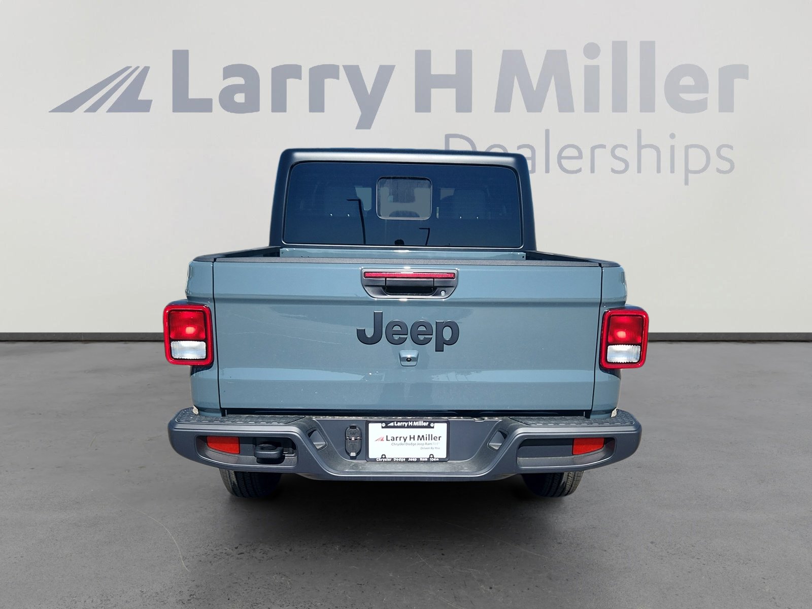 New 2025 Jeep Gladiator Sport image 5