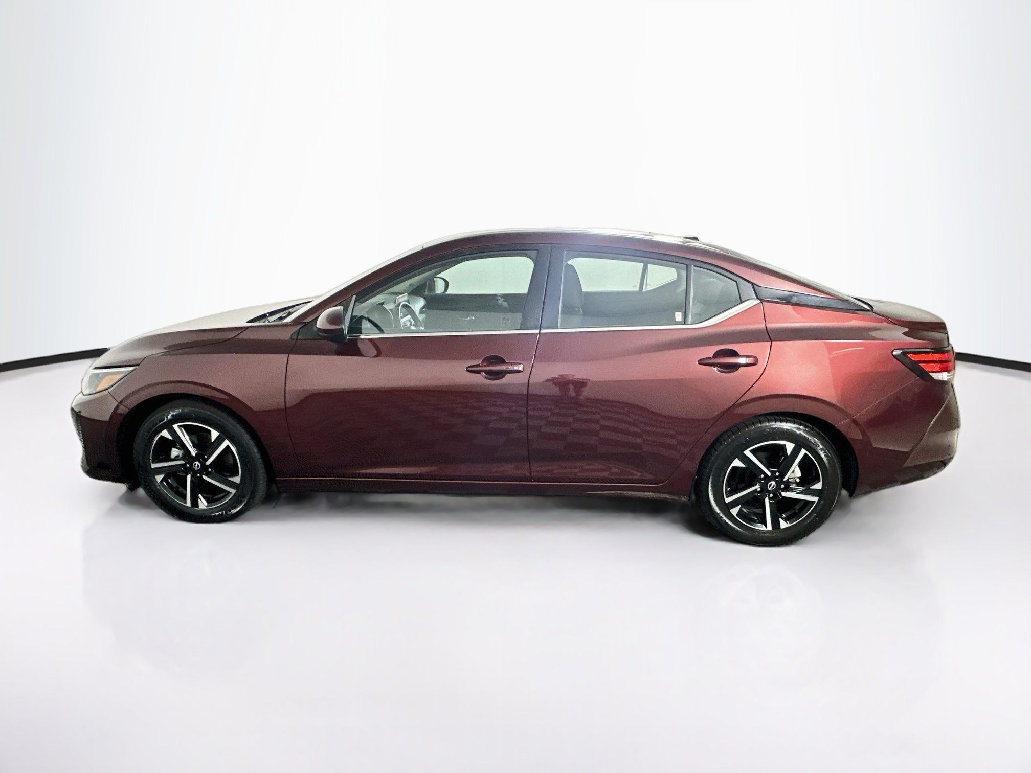 Used 2025 Nissan Sentra SV FWD image 4