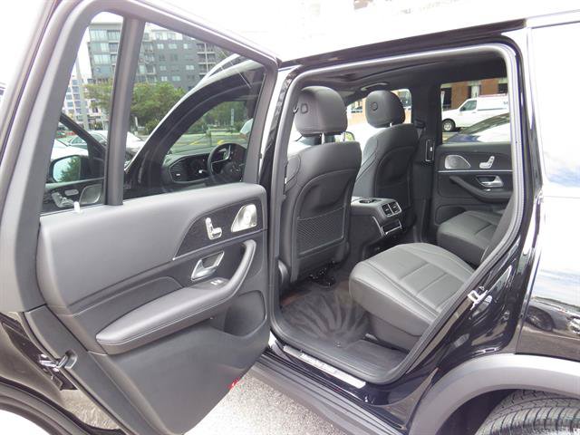 Used 2025 Mercedes-Benz GLS 450 4MATIC image 25