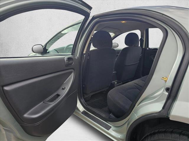 Used 2005 Chrysler Sebring Touring FWD image 14