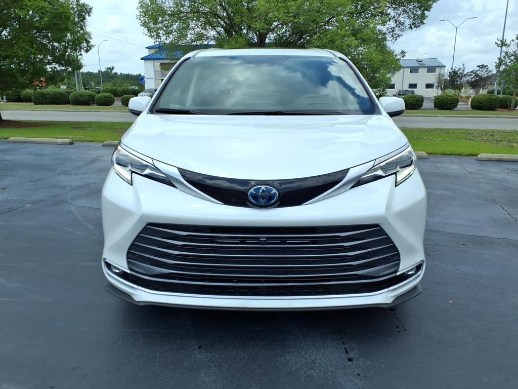Used 2022 Toyota Sienna Platinum FWD image 8