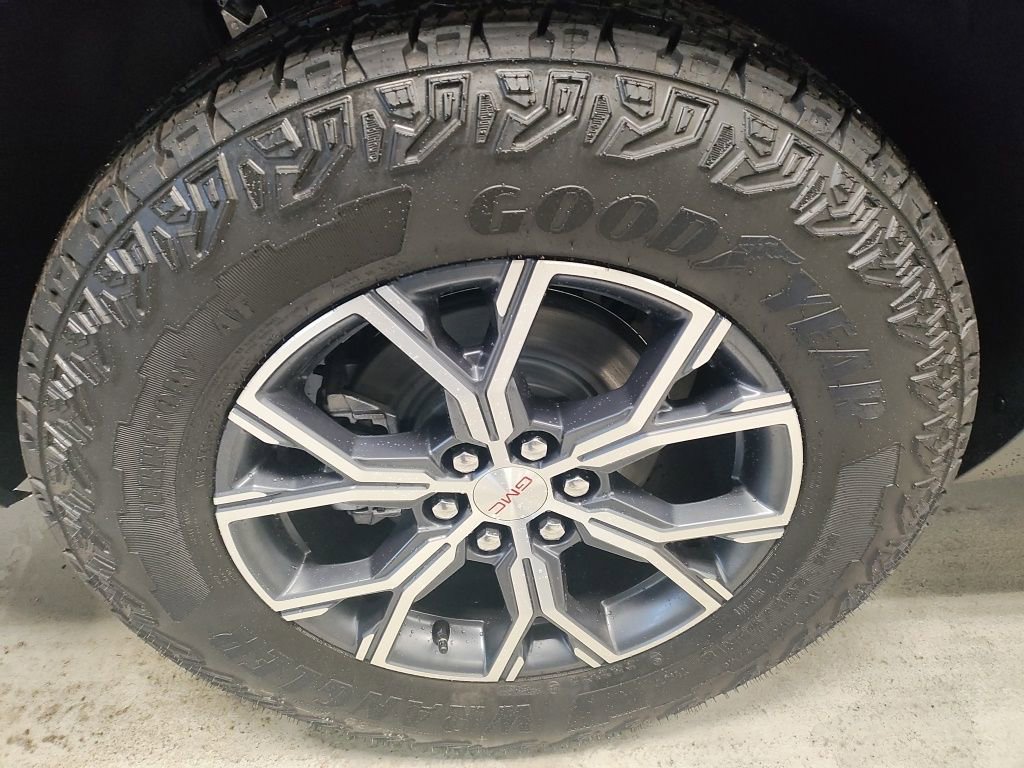 New 2026 GMC Acadia AT4 w/ Super Cruise Package image 3