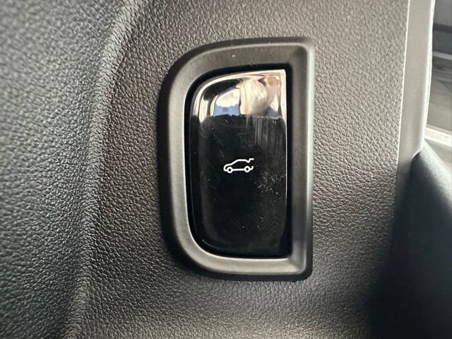 Used 2024 Cadillac Lyriq Luxury AWD/4WD image 26