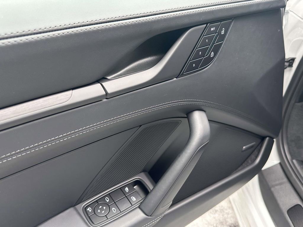 New 2026 Porsche 911 GTS image 15