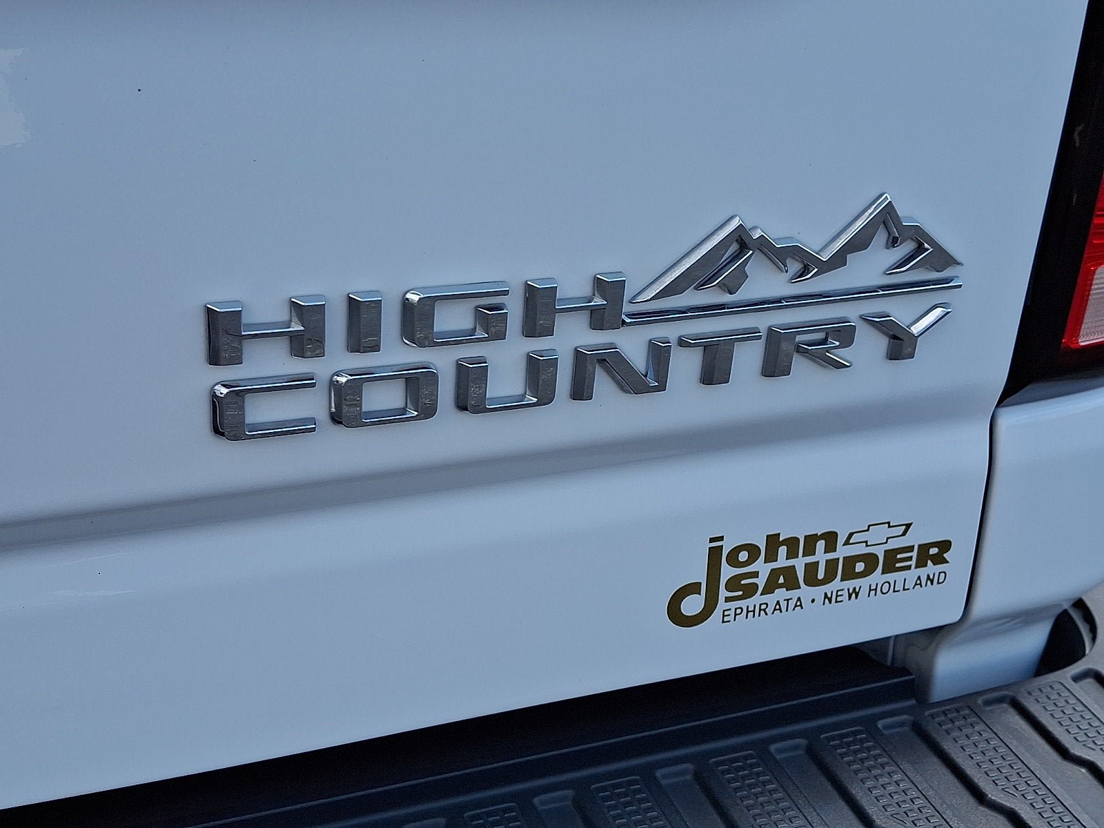 Used 2024 Chevrolet Silverado 3500 High Country w/ High Country Premium Package AWD/4WD image 34