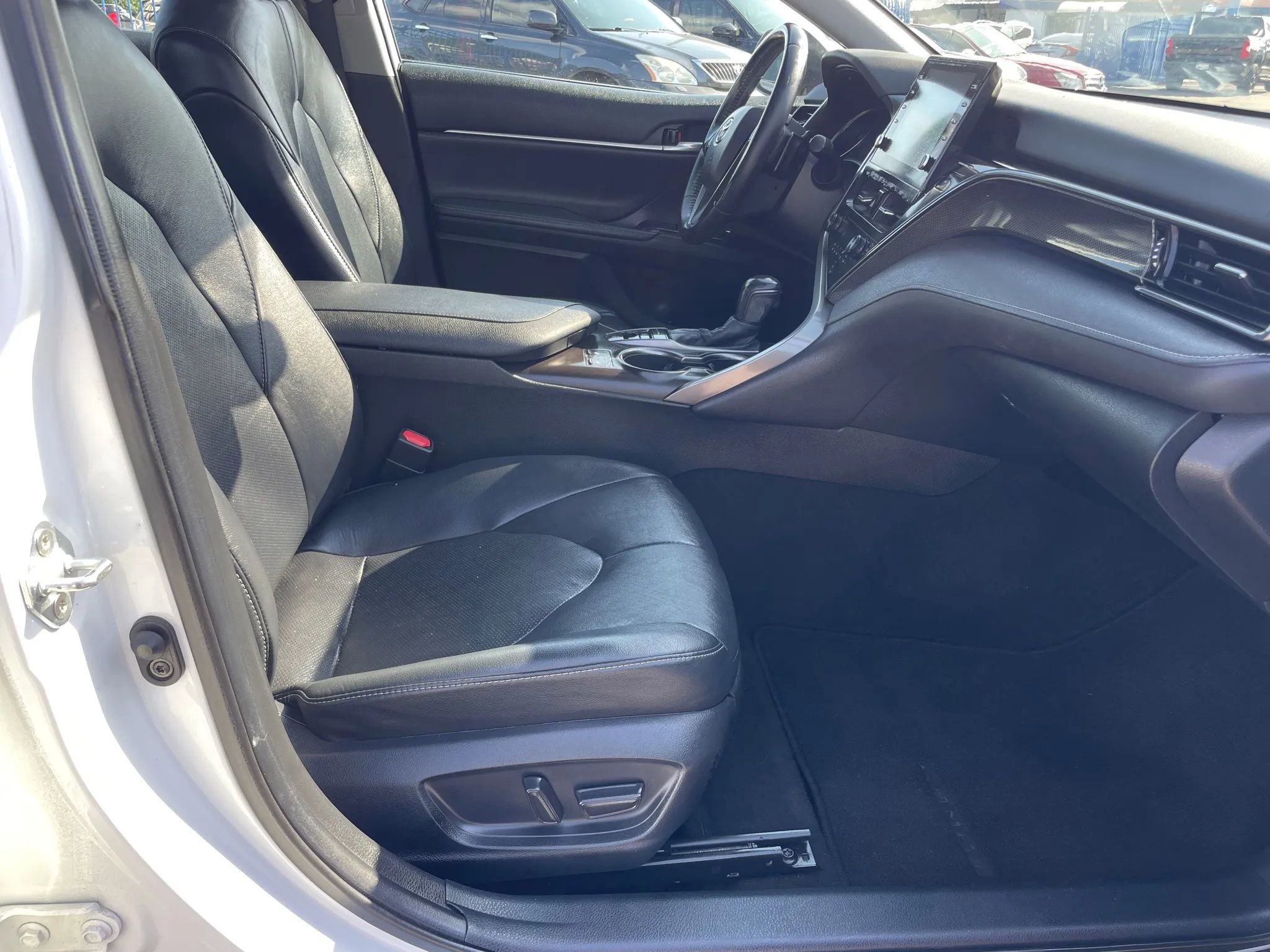 Used 2021 Toyota Camry XSE w/ Carpet Mat Package (TMS) image 8