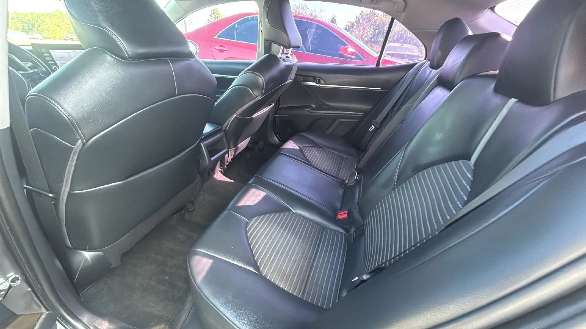 Used 2023 Toyota Camry SE FWD image 6