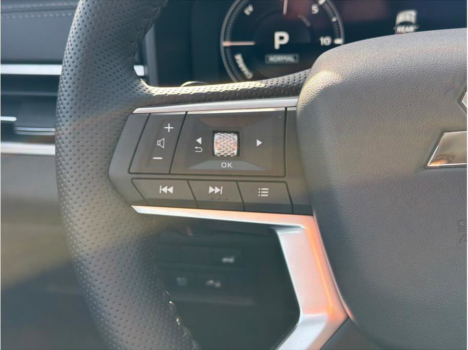 Used 2025 Mitsubishi Outlander Ralliart image 16