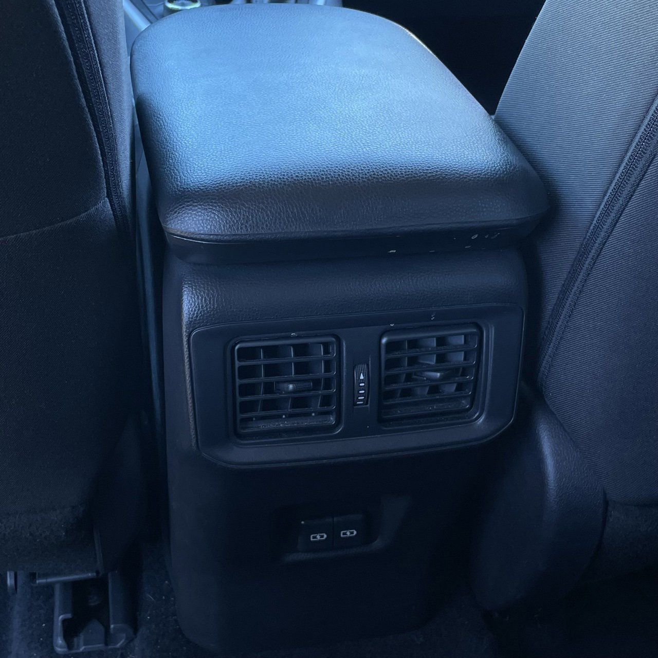 Used 2025 Toyota RAV4 XLE image 25