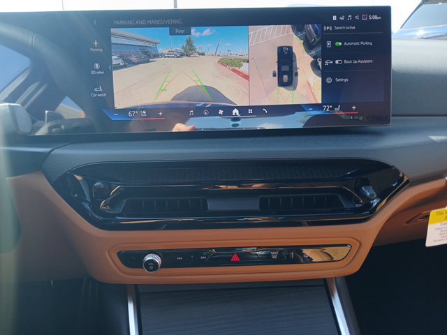 New 2026 BMW 330i Sedan w/ M Sport Package RWD image 19
