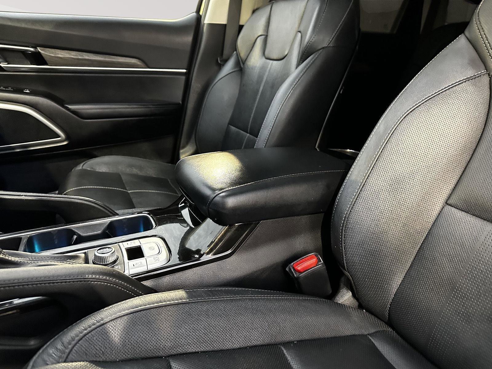 Used 2020 Kia Telluride EX w/ Towing Package AWD/4WD image 18