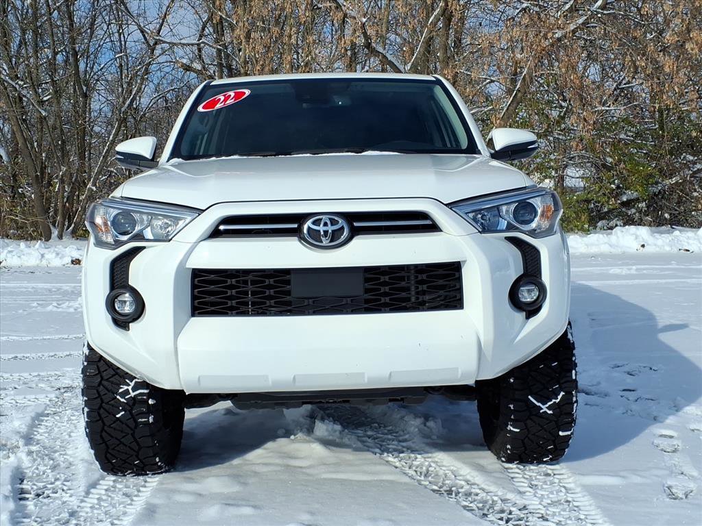 Used 2022 Toyota 4Runner SR5 Premium image 3