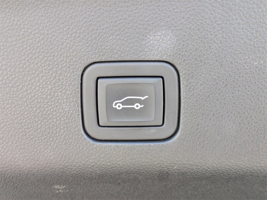 Used 2023 Chevrolet Tahoe LT image 16