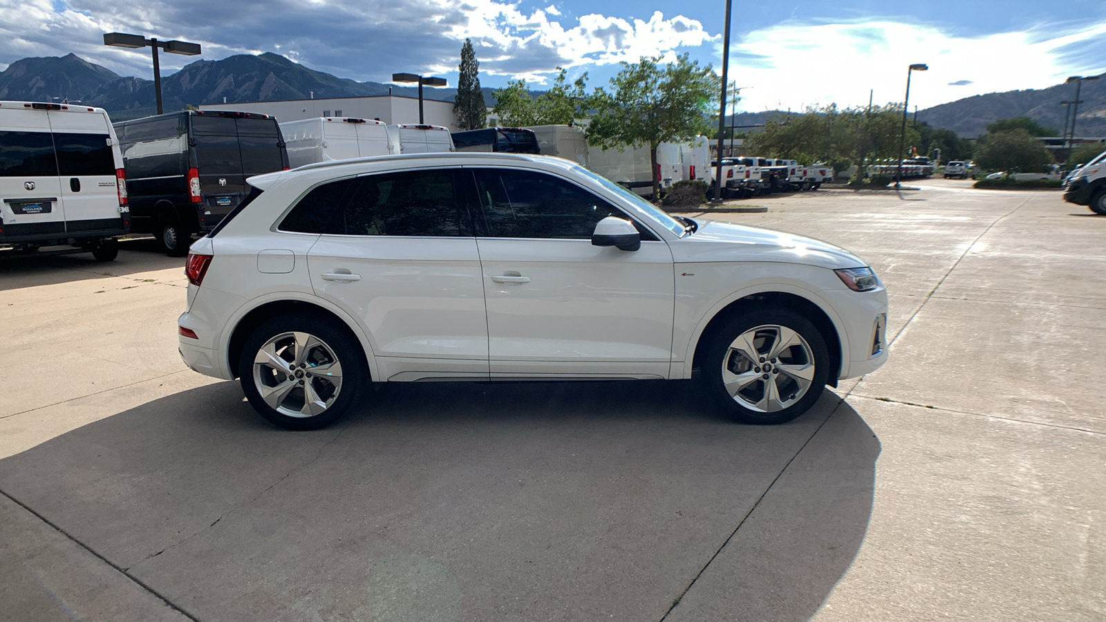 Used 2023 Audi Q5 2.0T Premium Plus w/ Premium Plus Package AWD/4WD image 6