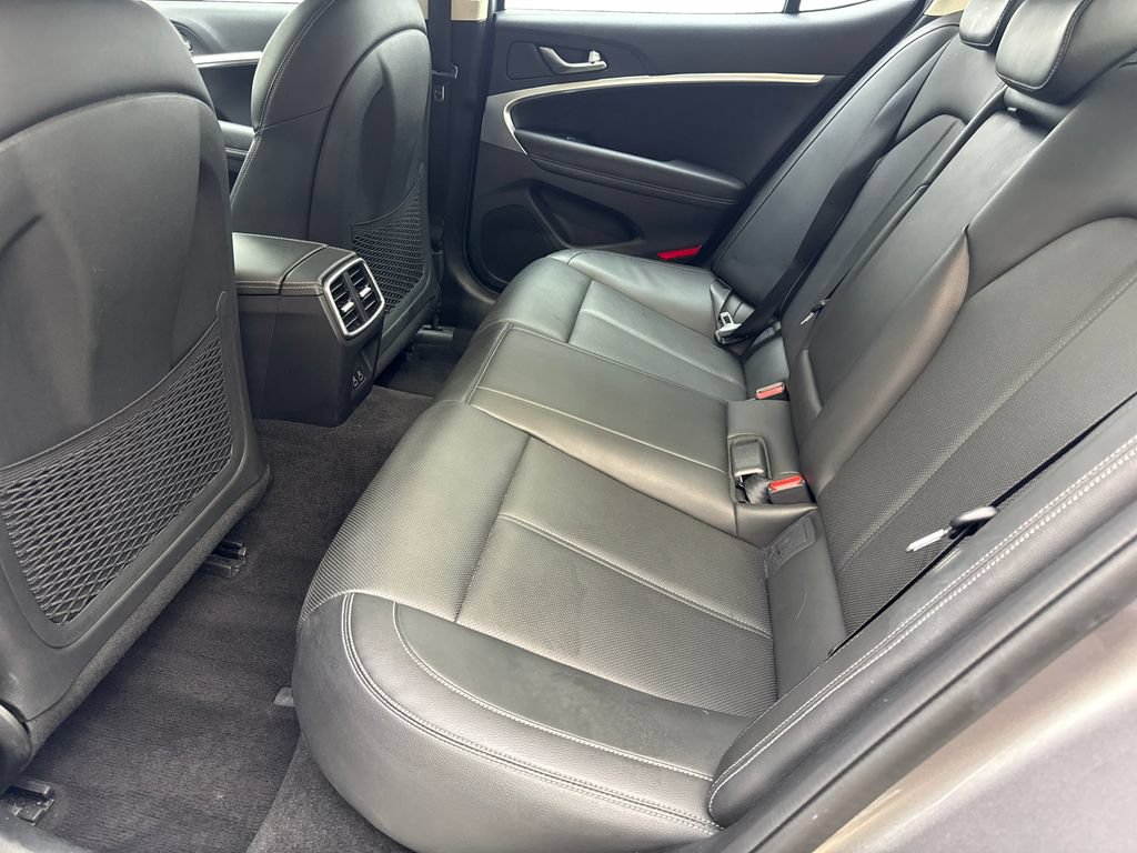 Used 2025 Genesis G70 2.5T RWD image 33