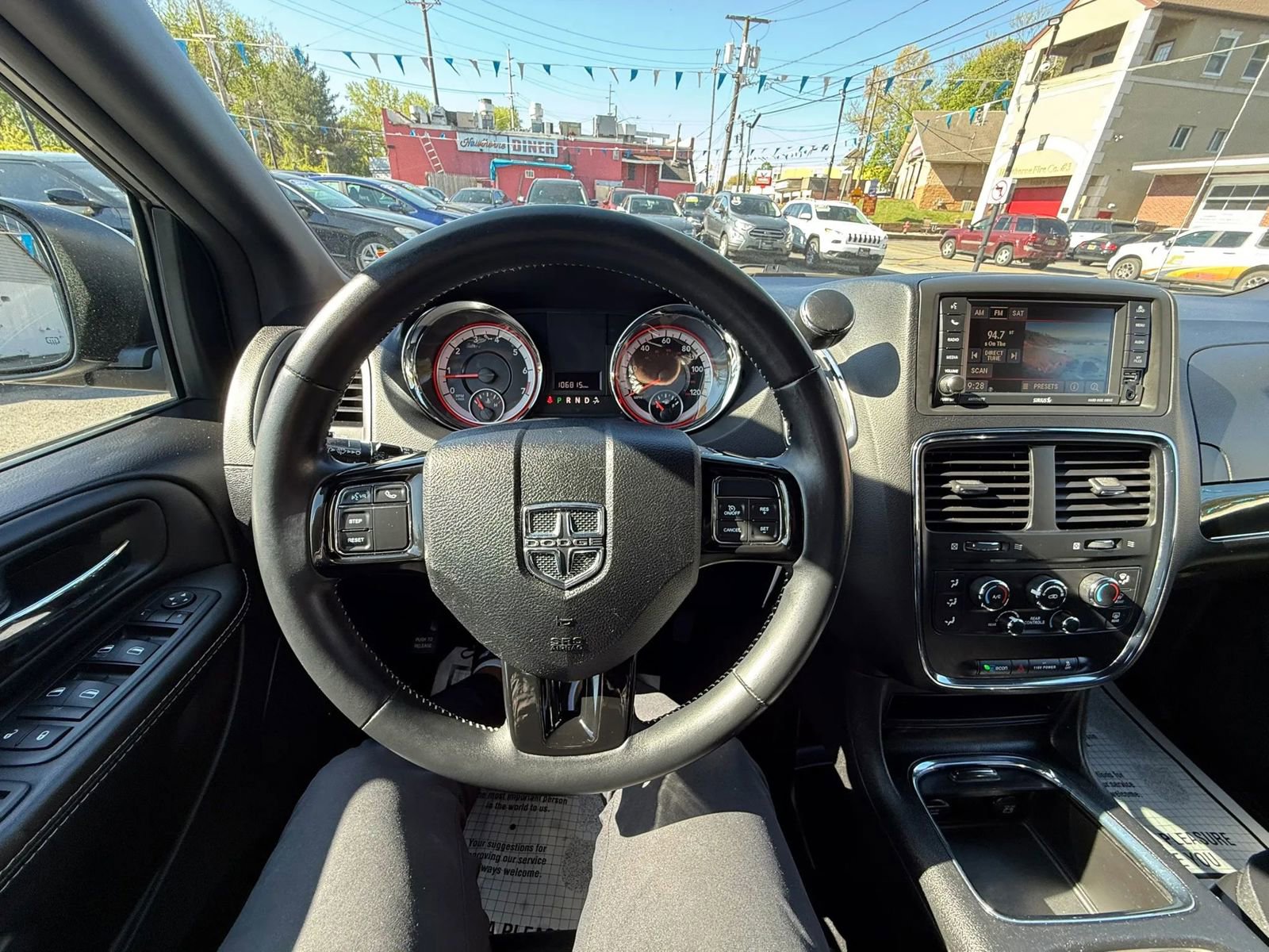 Used 2015 Dodge Grand Caravan SXT FWD image 38