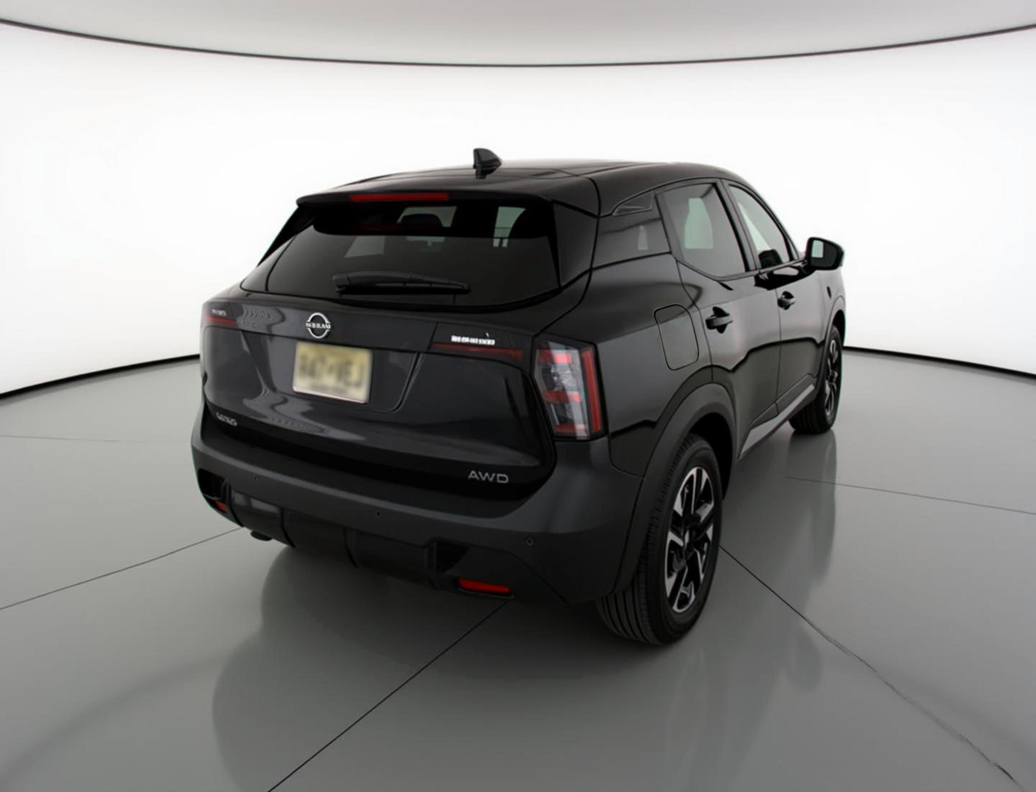 Used 2025 Nissan Kicks SV AWD/4WD image 9