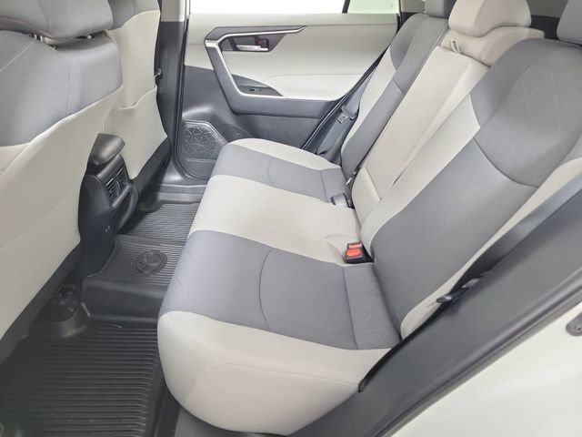 Used 2025 Toyota RAV4 XLE FWD image 12