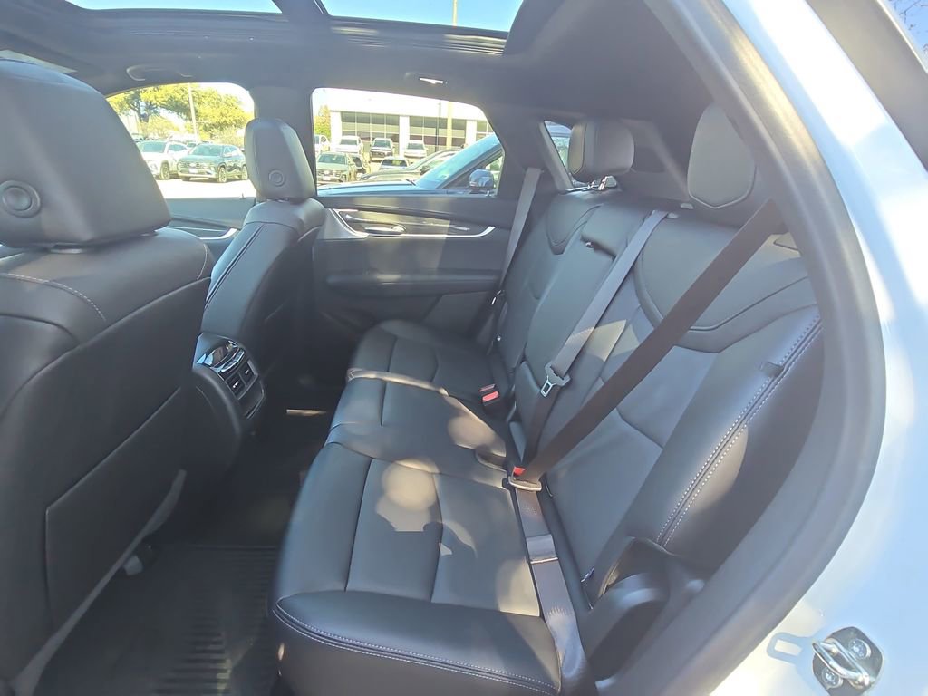 Used 2024 Cadillac XT5 Sportv w/ Technology Package image 14
