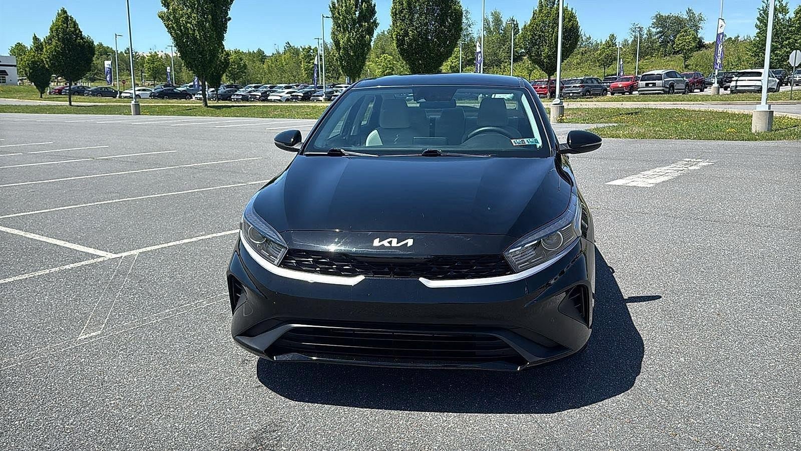 Used 2023 Kia Forte LXS w/ LXS Technology Package FWD image 12