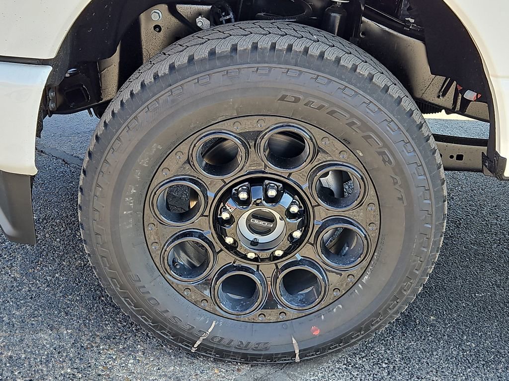 New 2026 Ford F350 Lariat w/ Black Appearance Package image 17