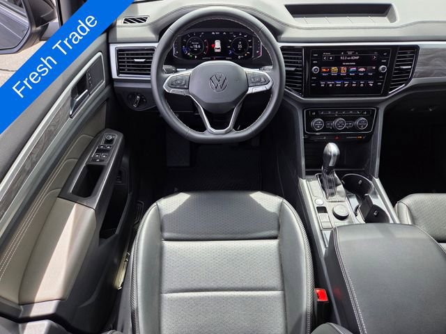 Certified 2022 Volkswagen Atlas Cross Sport SE w/ Panoramic Sunroof Package AWD/4WD image 14