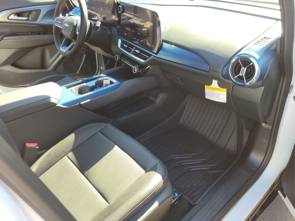 New 2026 Chevrolet Equinox EV LT image 28