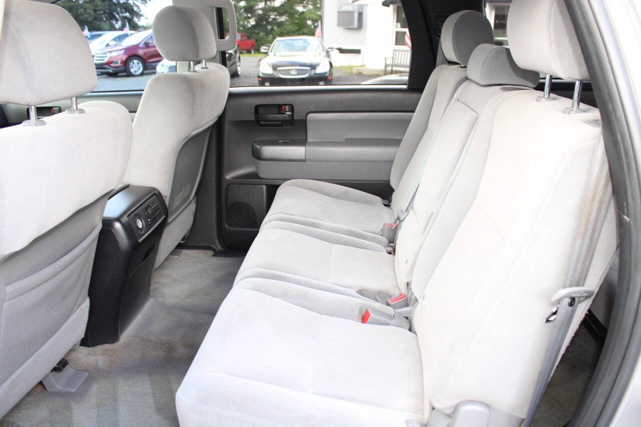 Used 2010 Toyota Sequoia SR5 AWD/4WD image 18