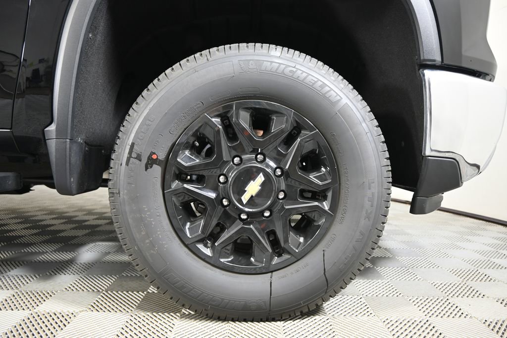Used 2025 Chevrolet Silverado 3500 LT w/ All Star Edition AWD/4WD image 12