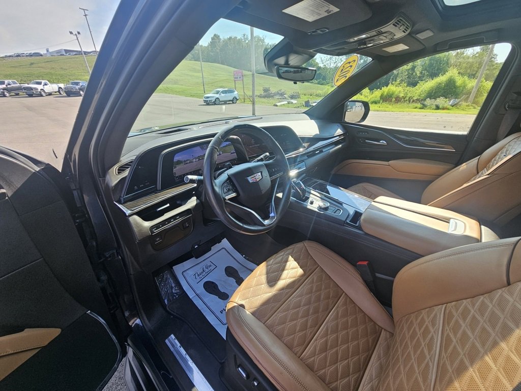 Used 2023 Cadillac Escalade Premium Luxury w/ LPO, Radiant Package image 23