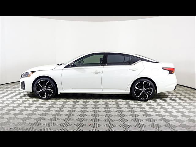 Used 2024 Nissan Altima 2.5 SR w/ SR Premium Package FWD image 1