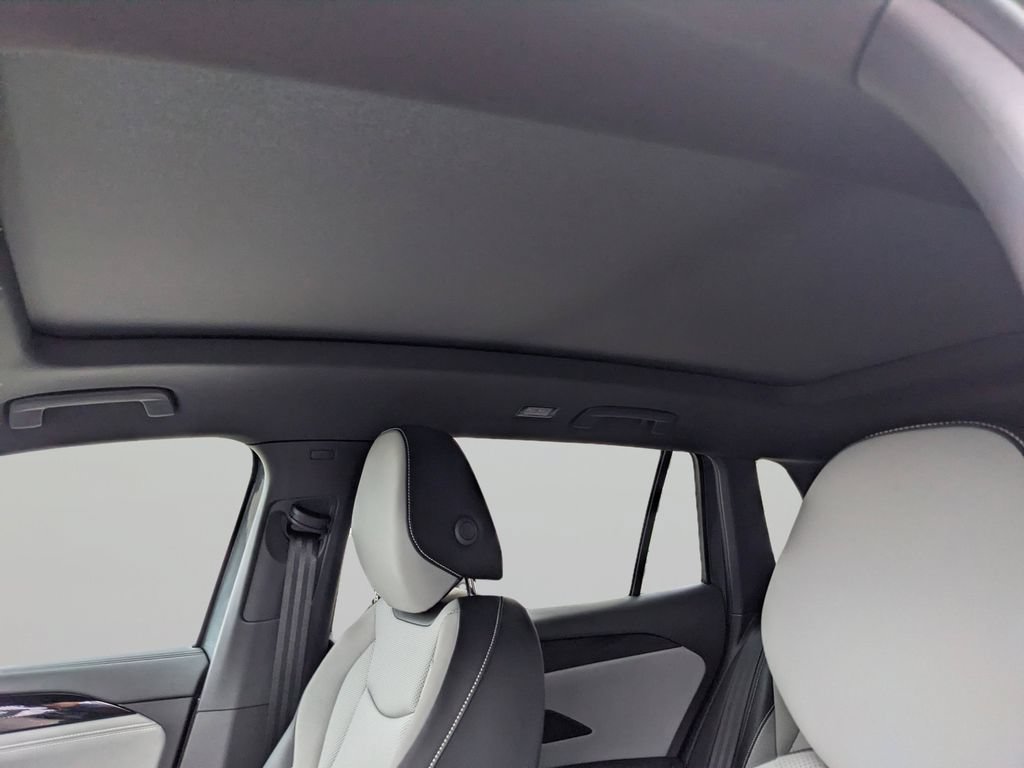 New 2026 Volkswagen Tiguan SE R-Line AWD/4WD image 23
