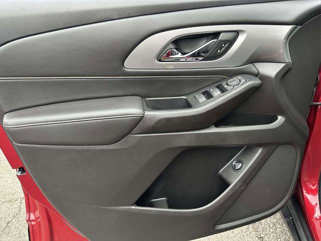 Used 2021 Chevrolet Traverse LT image 20