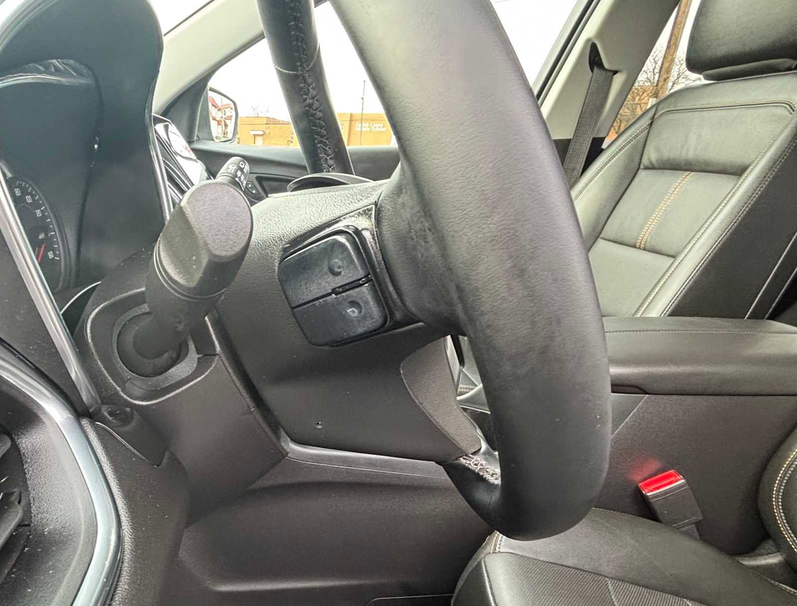 Used 2024 Chevrolet Equinox Premier image 22