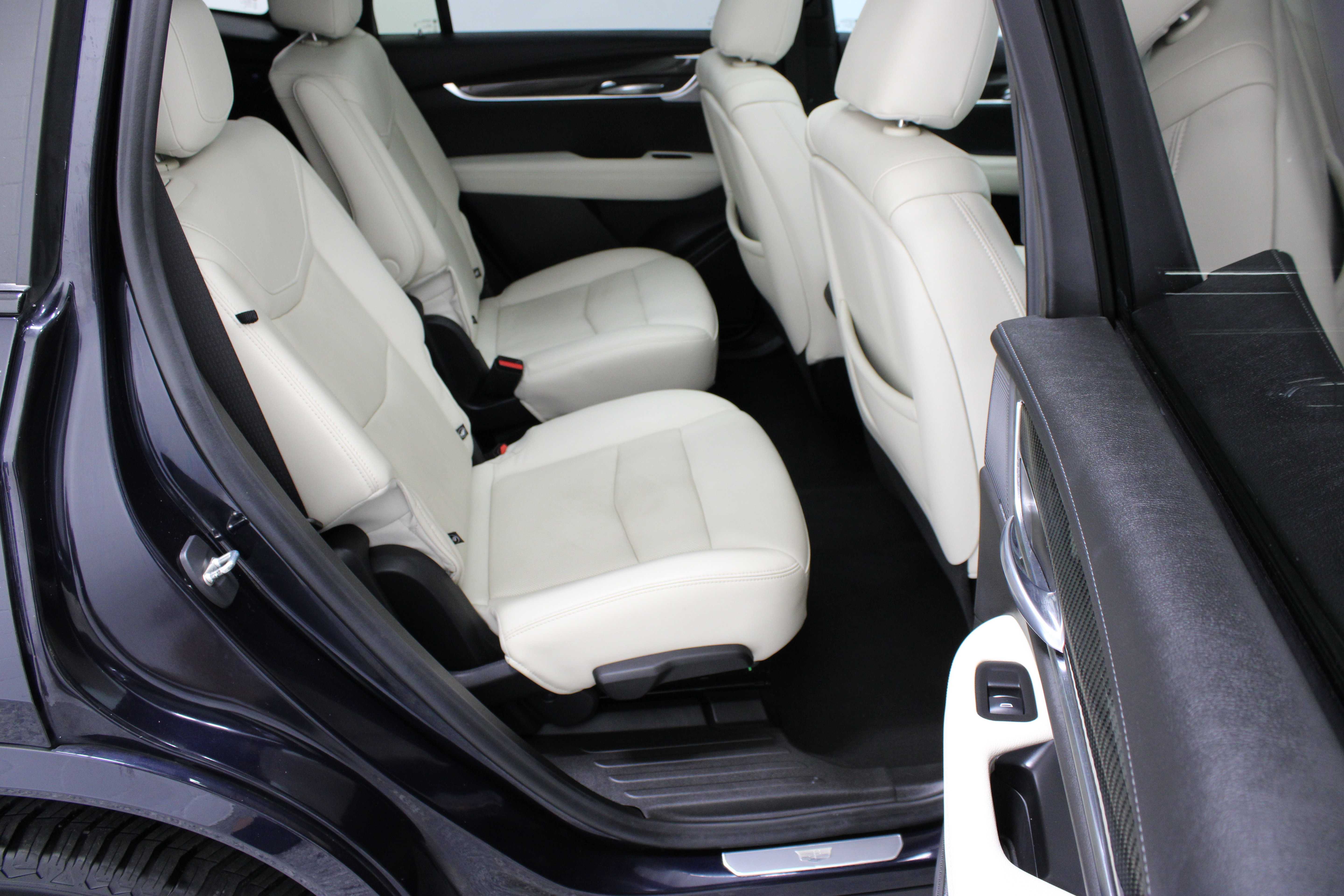 Used 2021 Cadillac XT6 Sport AWD/4WD image 39