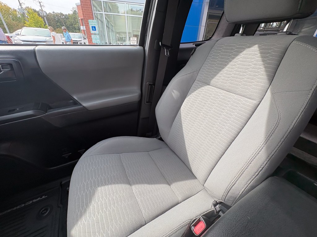 Used 2019 Toyota Tacoma SR w/ Exterior Package AWD/4WD image 11