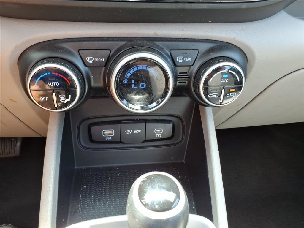 Used 2024 Hyundai Venue SEL FWD image 23