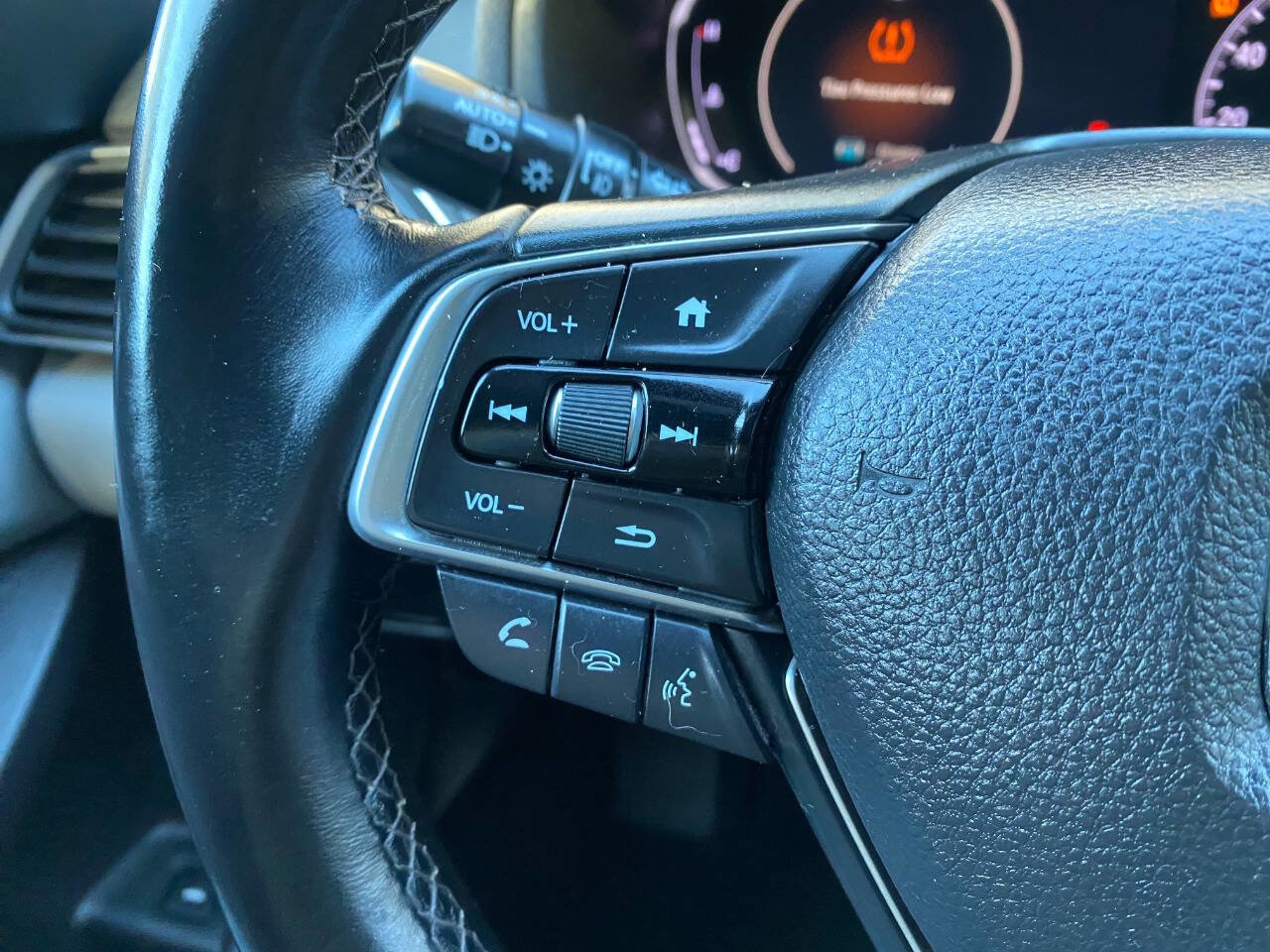 Used 2018 Honda Accord EX-L image 17